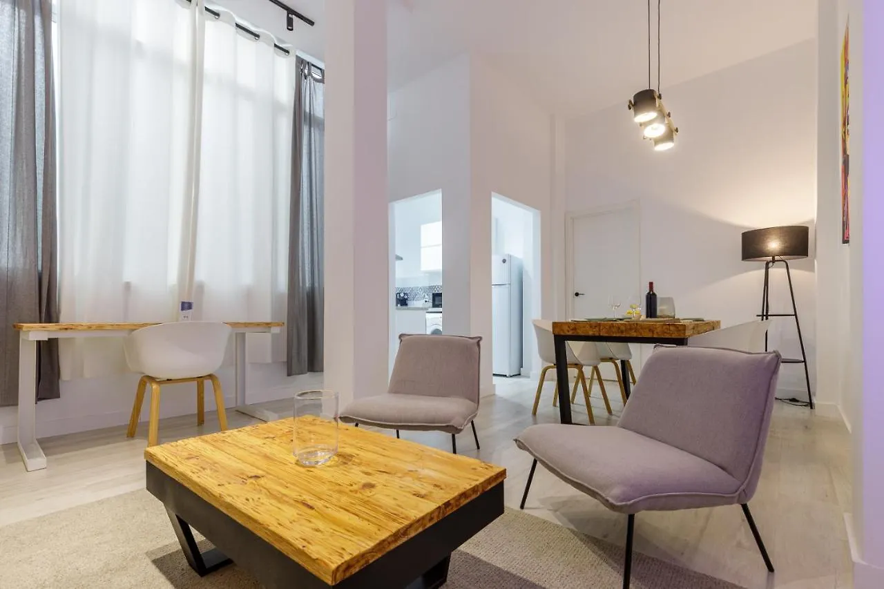 Apartamentos Tribuna Malaga Apartment